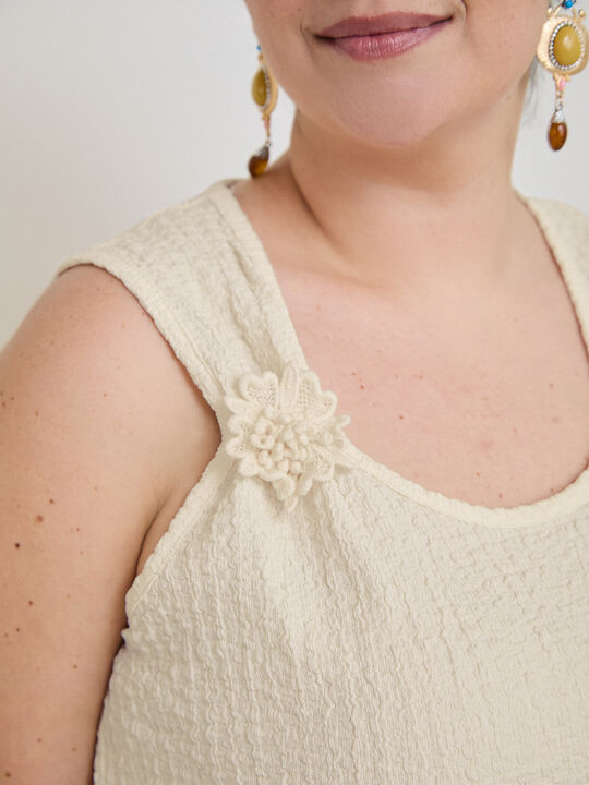CAMISETA FLOR CRINKLE Blanco Hueso image number null