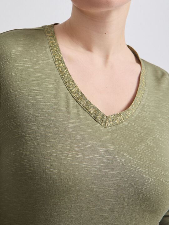 CAMISETA CUELLO BRILLO Kaki image number null