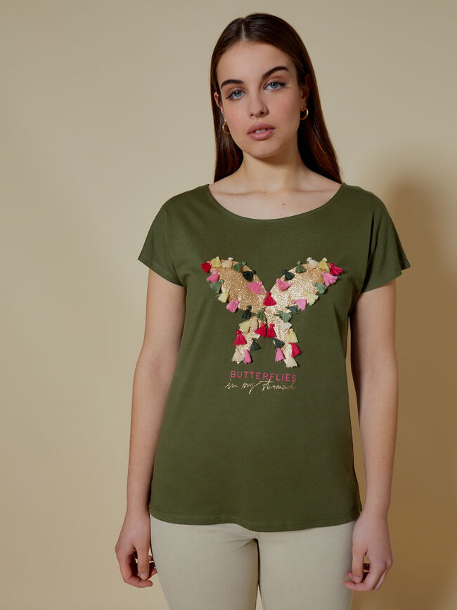 Camiseta detalle estampado mariposa con kaki claro