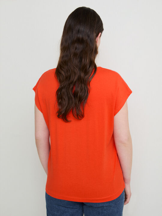 CAMISETA HOJAS RELIEVE Rojo Pimenton image number null
