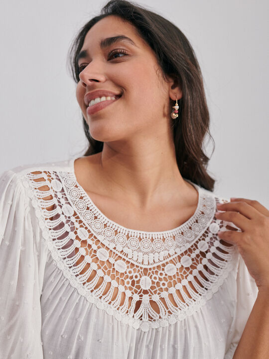 BLUSA ESCOTE ENTREDÓS Blanco Hueso image number null