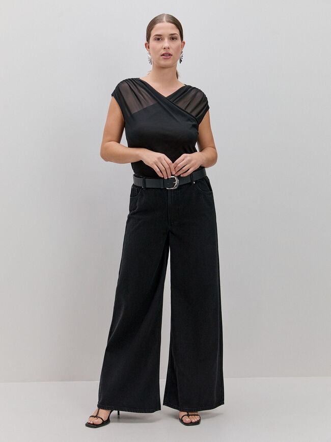 CAMISETA DRAPEADA Negro