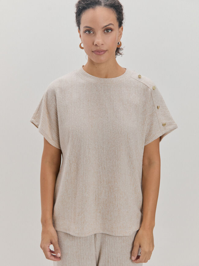 CAMISETA DETALLE BOTONES PIEDRA OSCURO