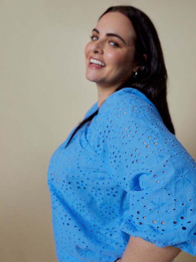Blusa calados lazo Cobalto_claro