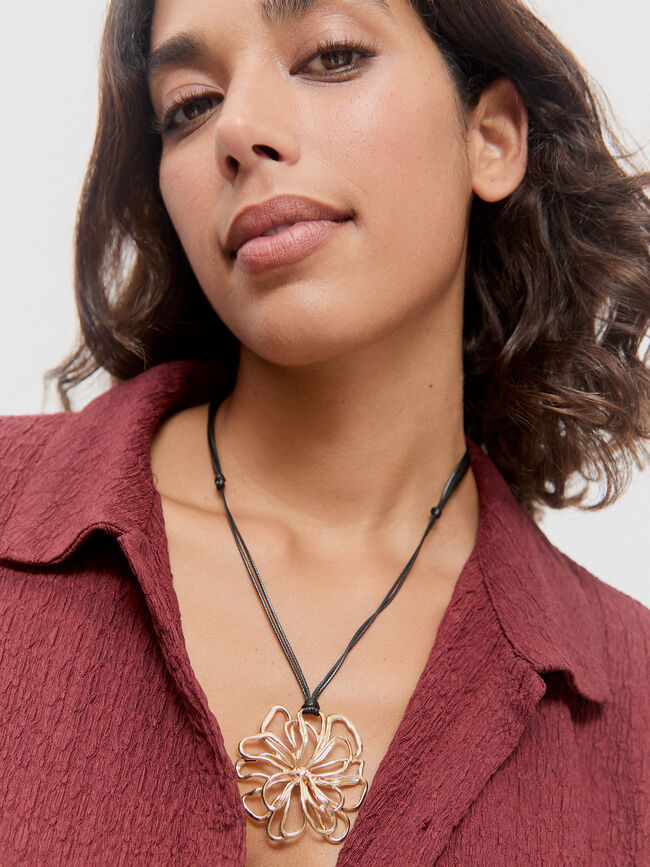 COLLAR FLOR GRANDE Oro