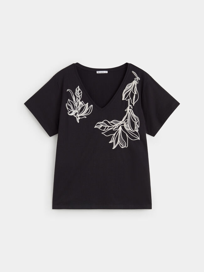 CAMISETA FLORES BORDADAS Negro