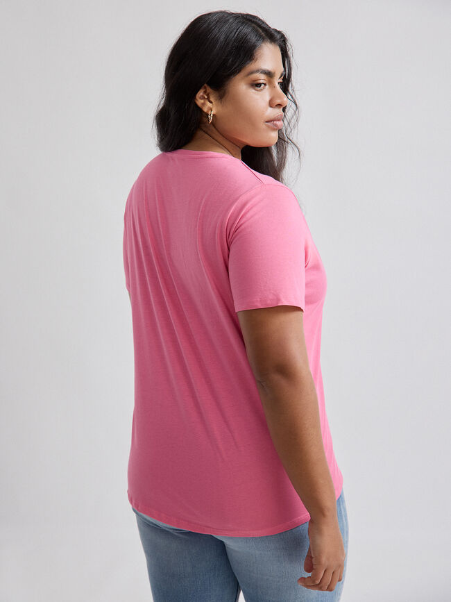 CAMISETA CUELLO PICO Fucsia