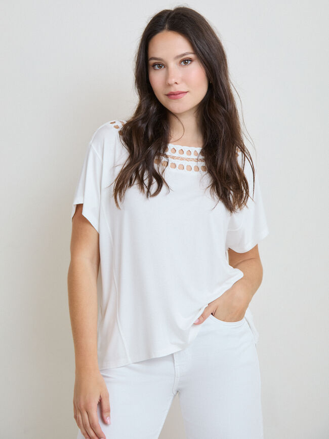 CAMISETA DETALLE CUELLO Blanco Hueso