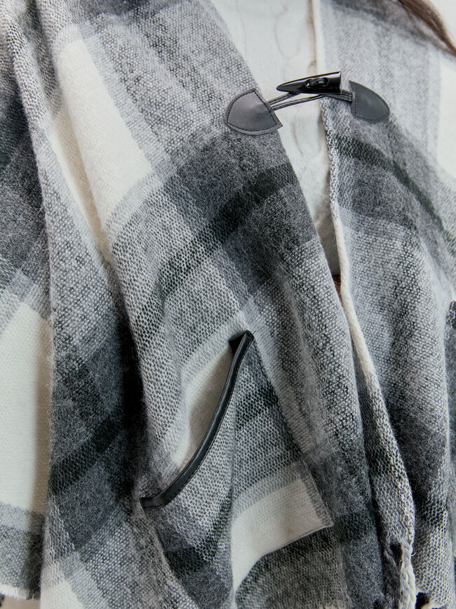 PONCHO CUADROS GRANDES Crudo