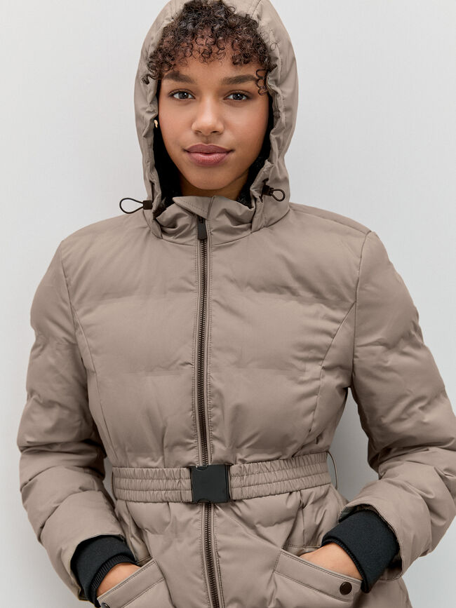 ABRIGO ACOLCHADO CINTUR&Oacute;N Vison