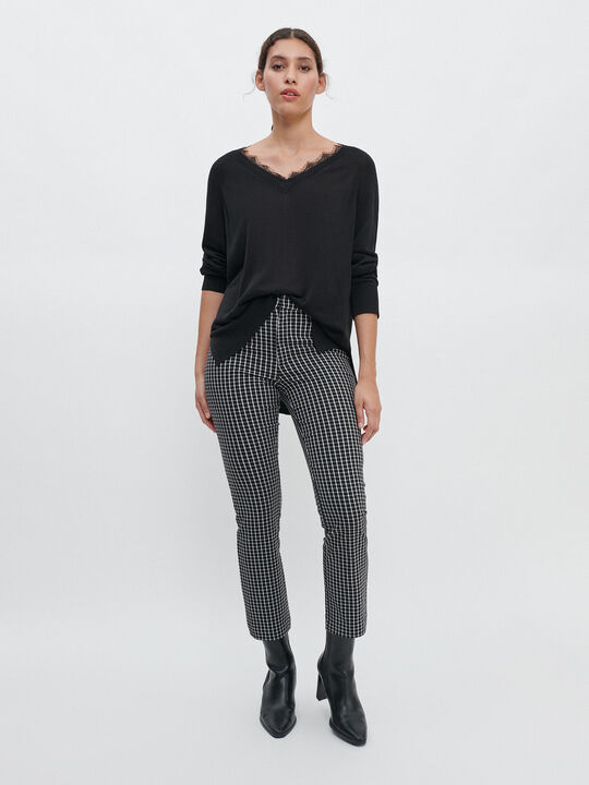PANTALÓN SLIM VUELTA BAJO Crudo image number null