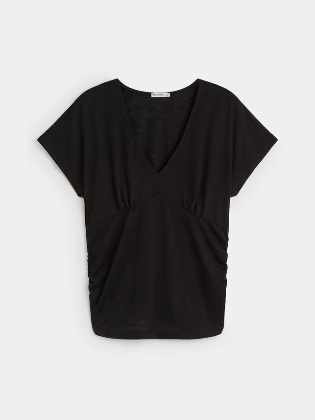 CAMISETA FLAME ESCOTE PICO ABIERTO Negro