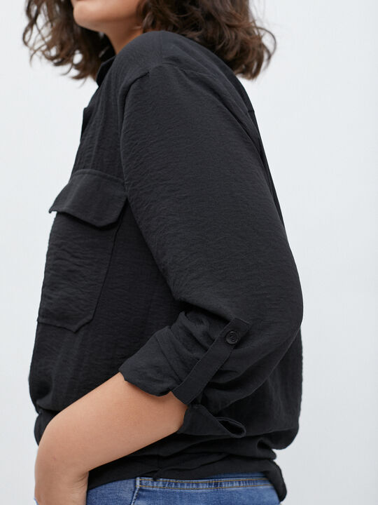 CAMISA BÁSICA BOLSILLOS Negro image number null