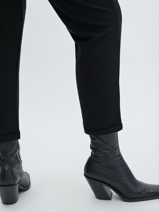 PANTALÓN BÁSICO Negro image number null