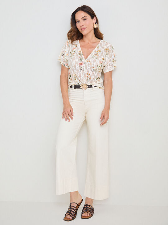 CAMISETA BLONDA ESCOTE PICO PUNTILLAS Estampado 1 image number null