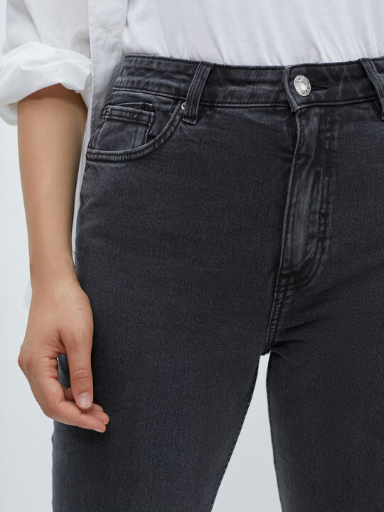 VAQUERO MOM Black wash image number null