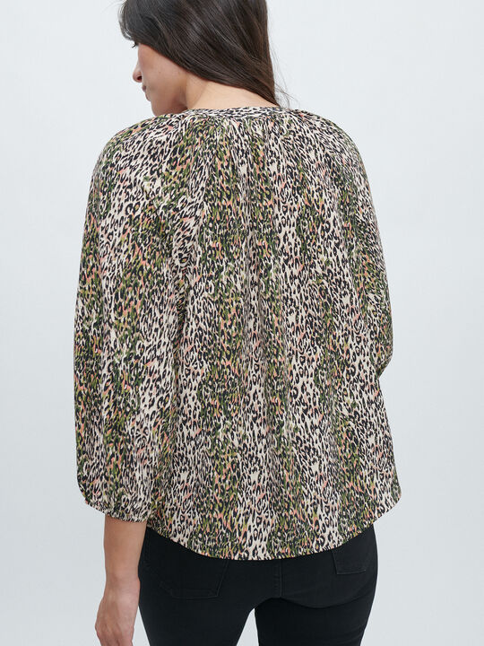 BLUSA MANGA ABULLONADA verde militar image number null