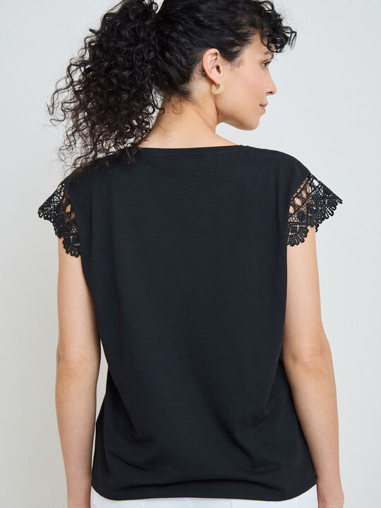 CAMISETA DETALLE Negro image number null