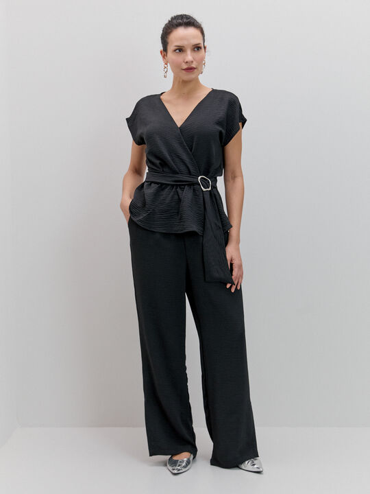 blusa cruzada joya Negro image number null