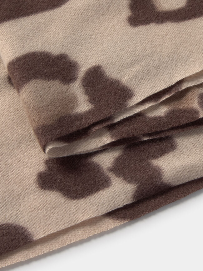 BUFANDA ESTAMPADO ANIMAL Crudo