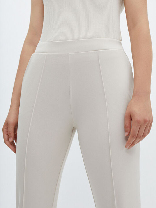 PANTALÓN BÁSICO NERVIO Beige image number null