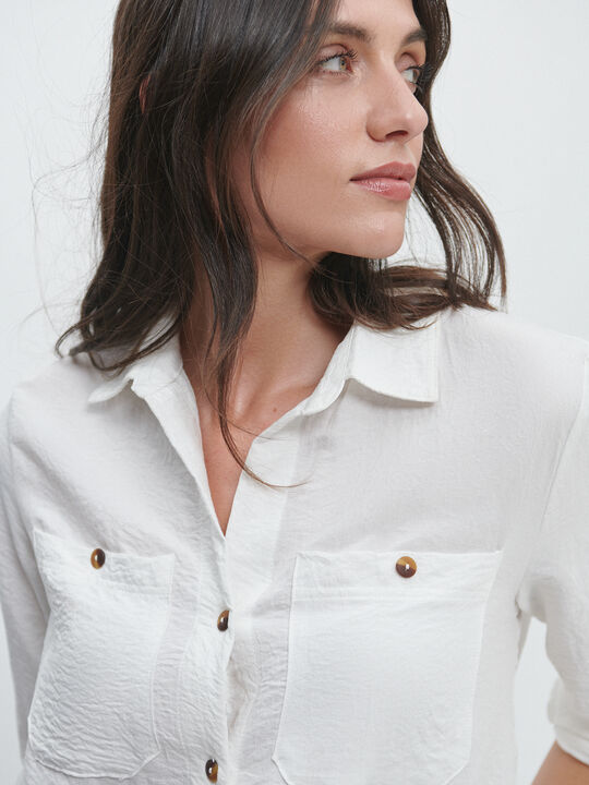 CAMISA BÁSICA BOLSILLOS Blanco Optico image number null