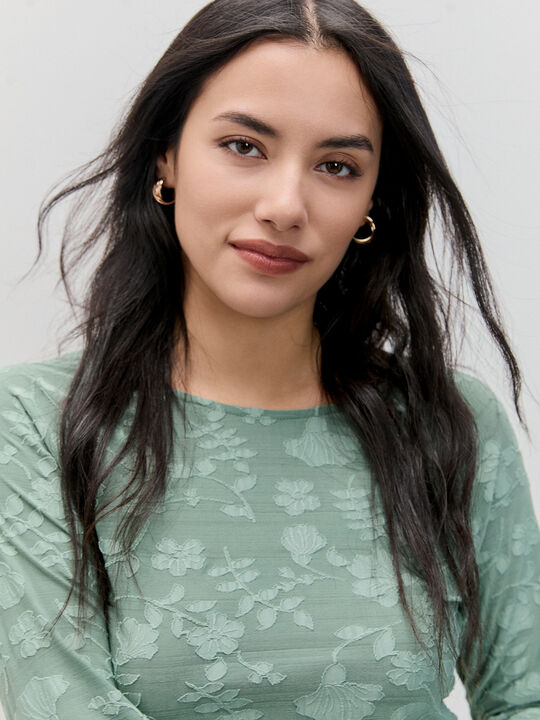 CAMISETA DETALLE TEJIDO Verde Pastel image number null