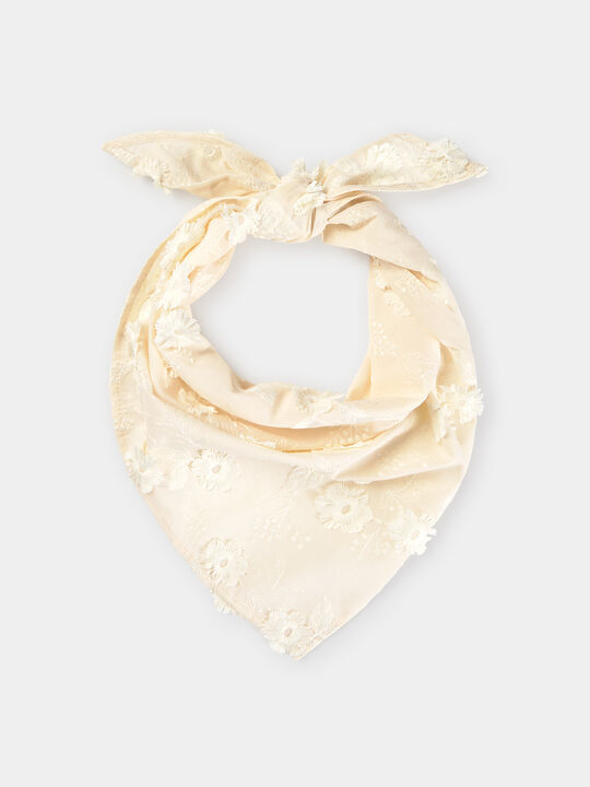 PA&Ntilde;UELO DETALLE FLOR Beige image number null