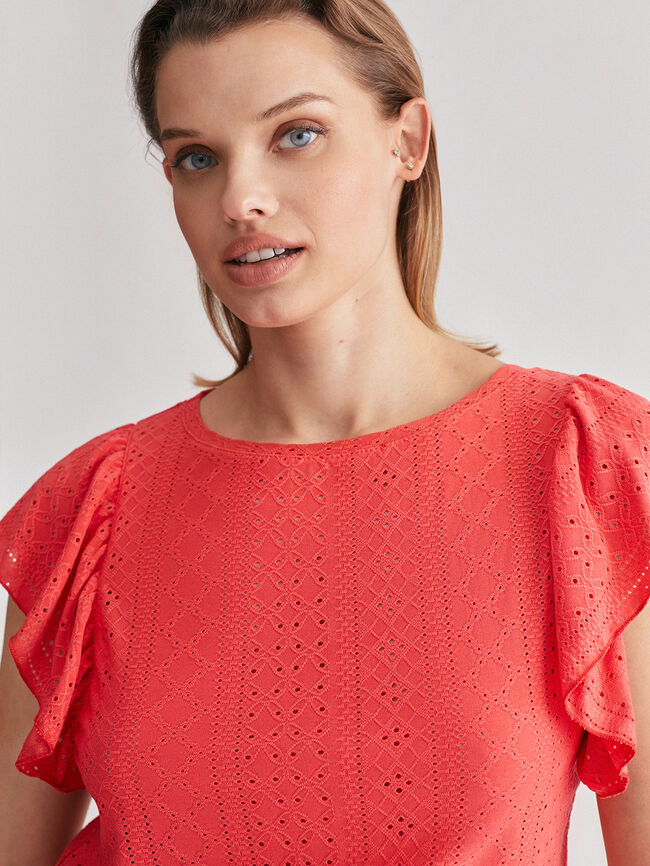 Top calados con volante en mangas Coral