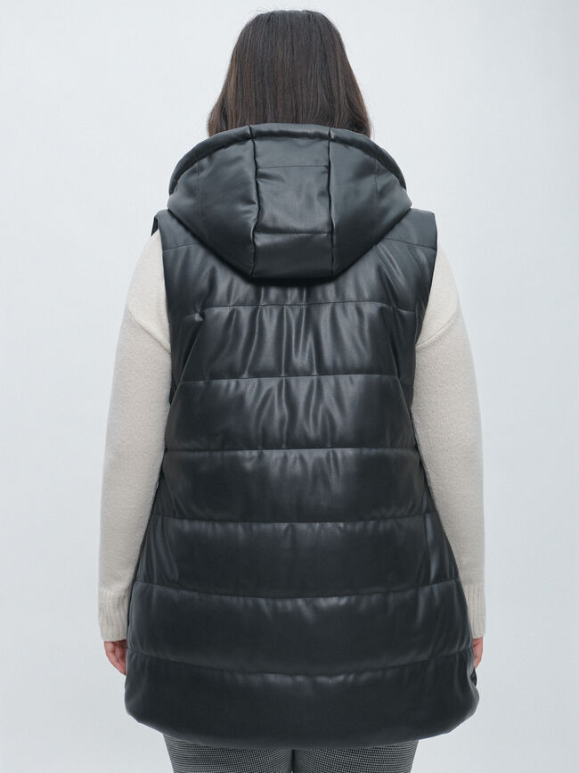 CHALECO EFECTO PIEL Negro