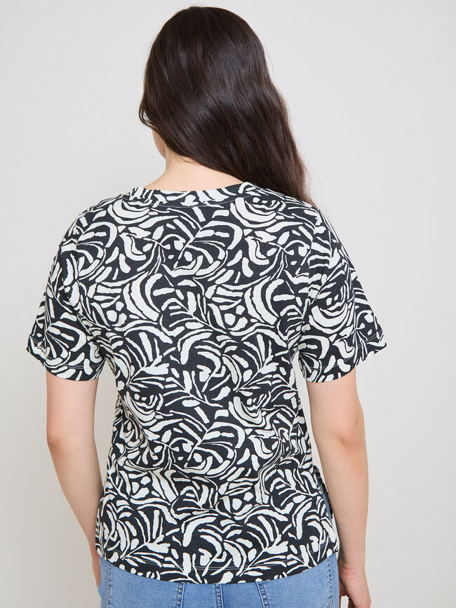 CAMISETA CUELLO PICO Estampado 2