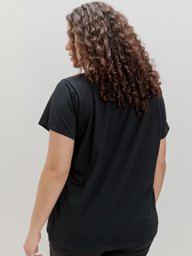 CAMISETA LETRAS LEOPARDO Negro