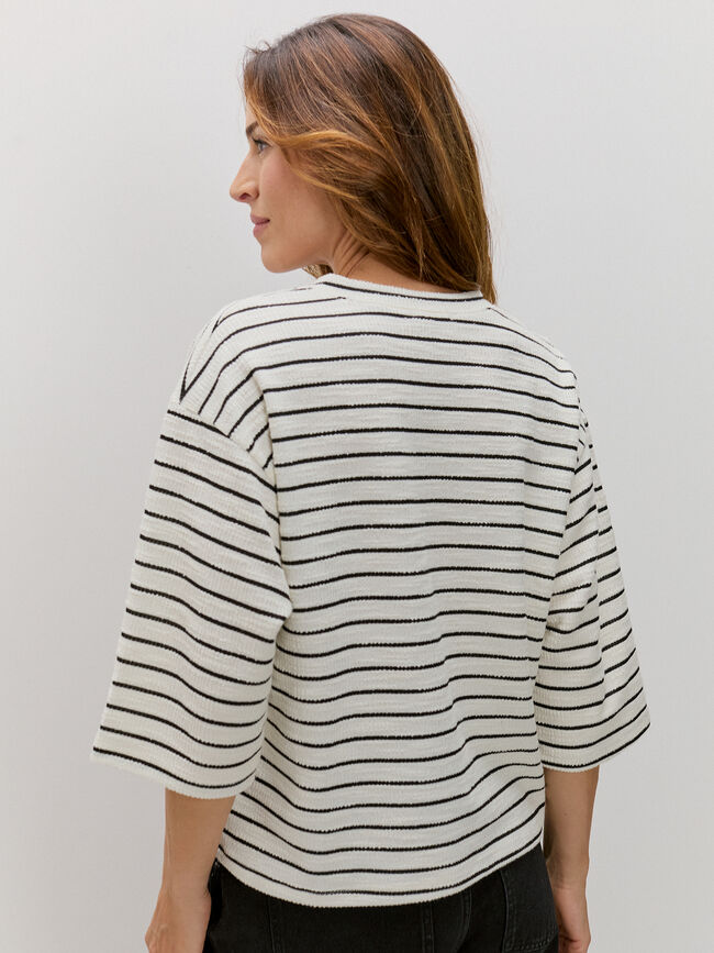 CAMISETA TEXTURA BOTON Crudo