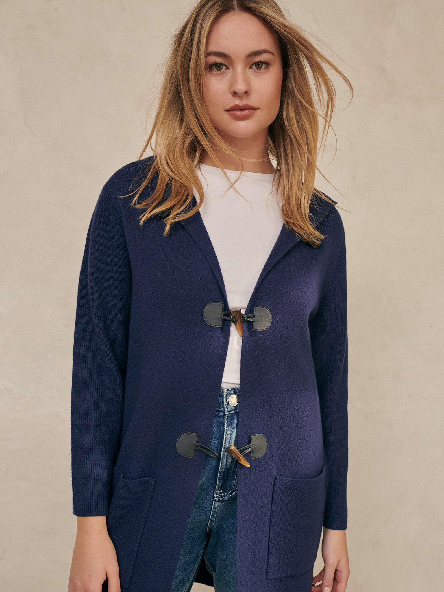 ABRIGO CON CAPUCHA | Encuentro Moda PEN EUR