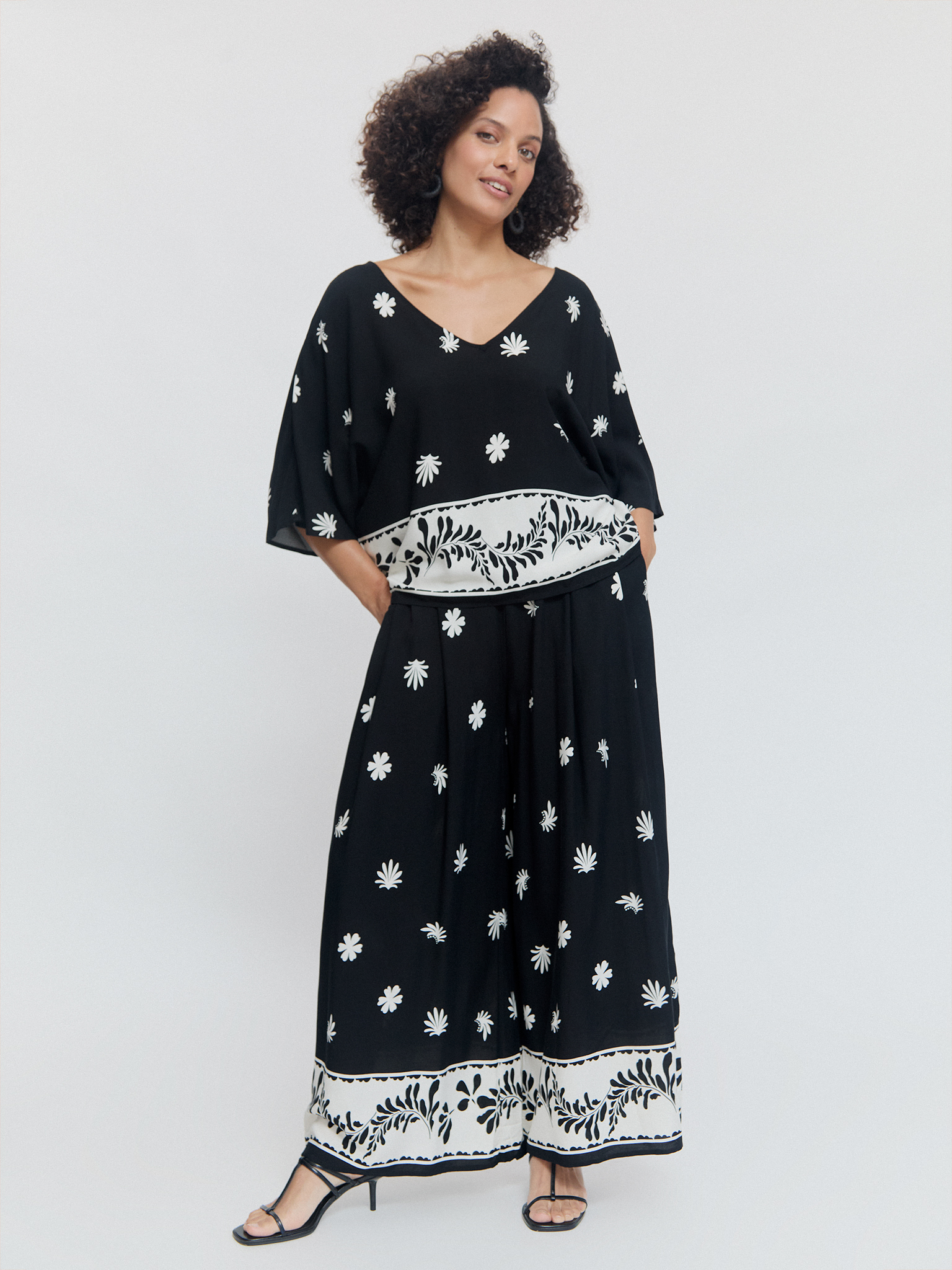 BLUSA ESTAMPADA - Main Image